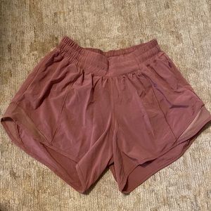 Lululemon hotty hot 4 inch shorts size 4